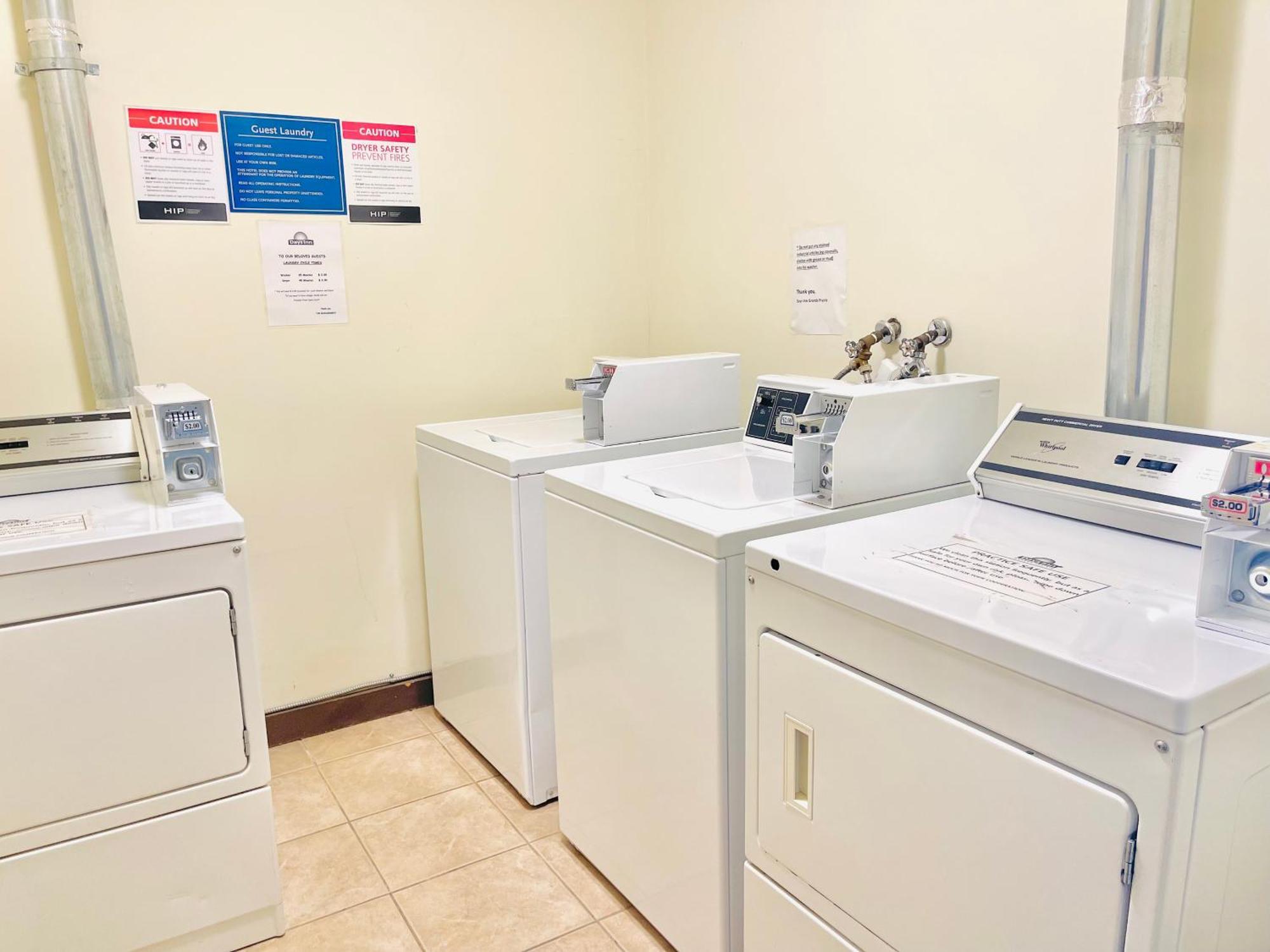 Days Inn By Wyndham Grande Prairie Εξωτερικό φωτογραφία