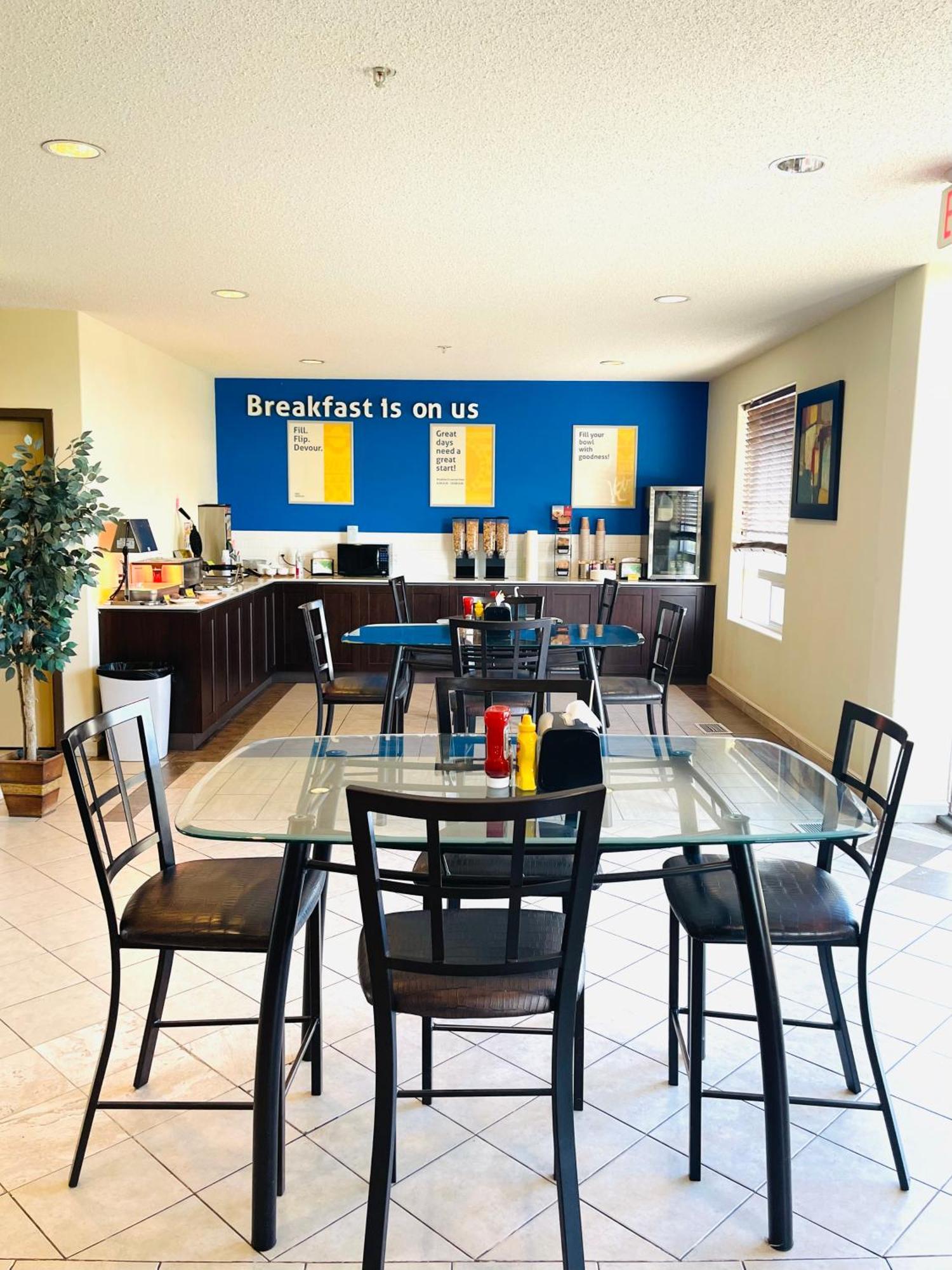 Days Inn By Wyndham Grande Prairie Εξωτερικό φωτογραφία